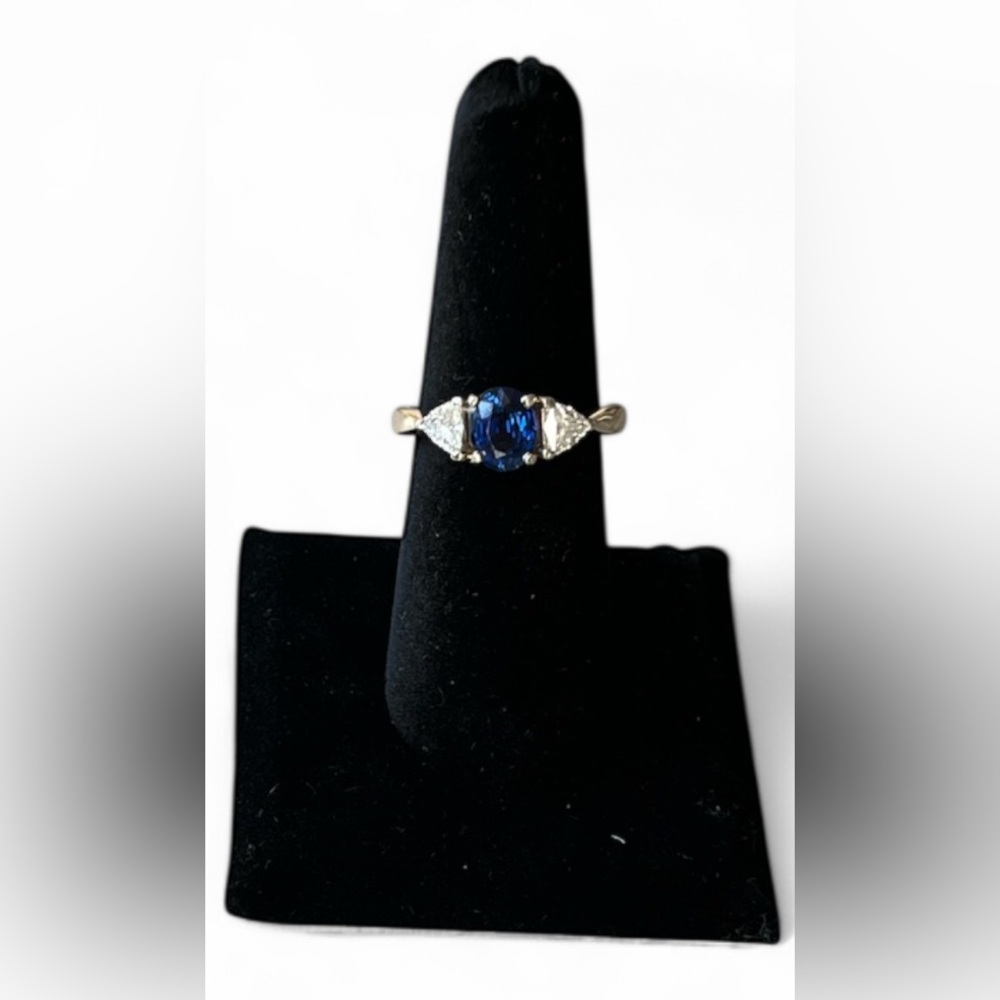 Diamond and Sapphire Ring 14 Karat Yellow Gold Size 7.5